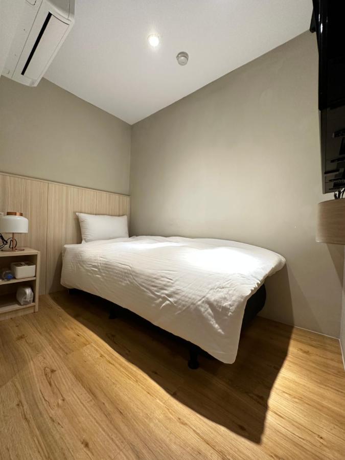 Yoshi Hotel - Tainan Station Branch Exteriör bild