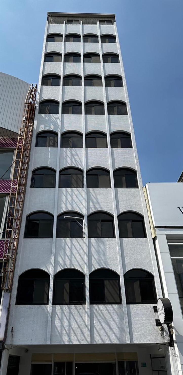Yoshi Hotel - Tainan Station Branch Exteriör bild